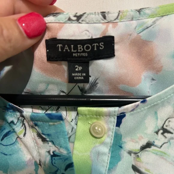 Talbots Blue/White/Flower Sleeveless Blouse, Size 2P, NWT - Picture 4 of 6